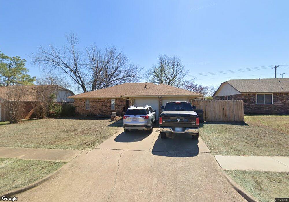 1204 NE 4th St, Moore, OK 73160 - photo 1