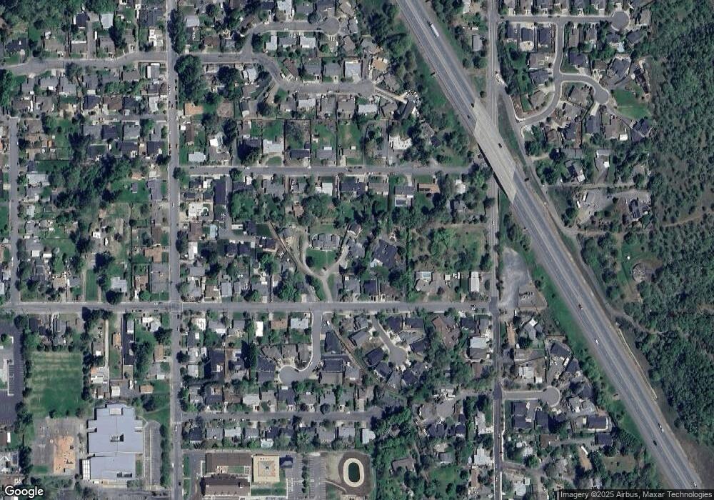 1052 NE Savage St, Grants Pass, OR 97526 - photo 1