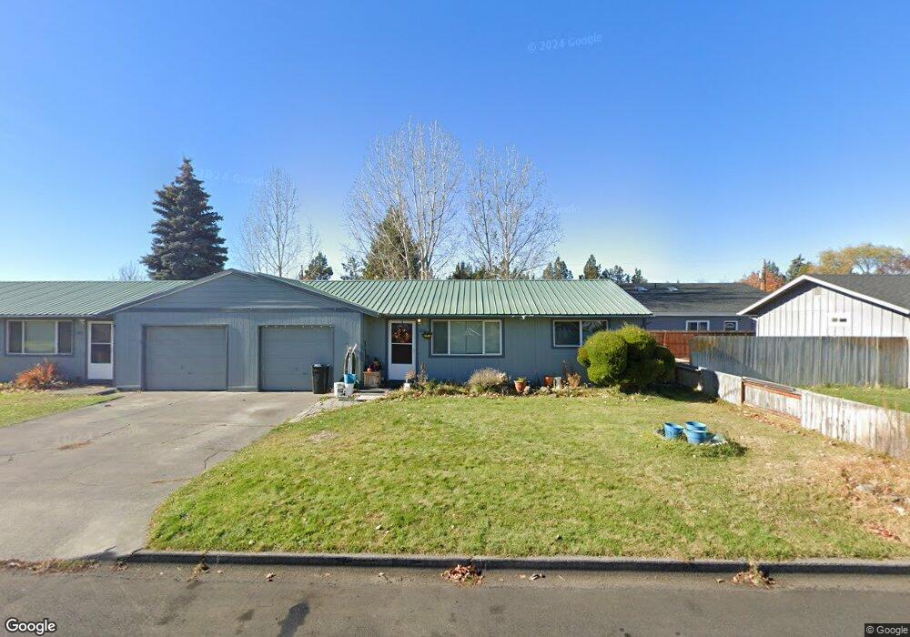 1811 SW 17th St, Redmond, OR 97756 - photo 1