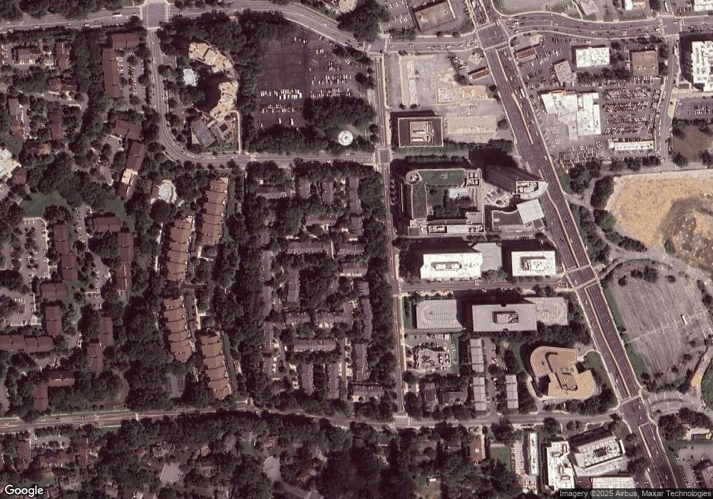 11421 Hollowstone Dr, Rockville, MD 20852 - photo 1