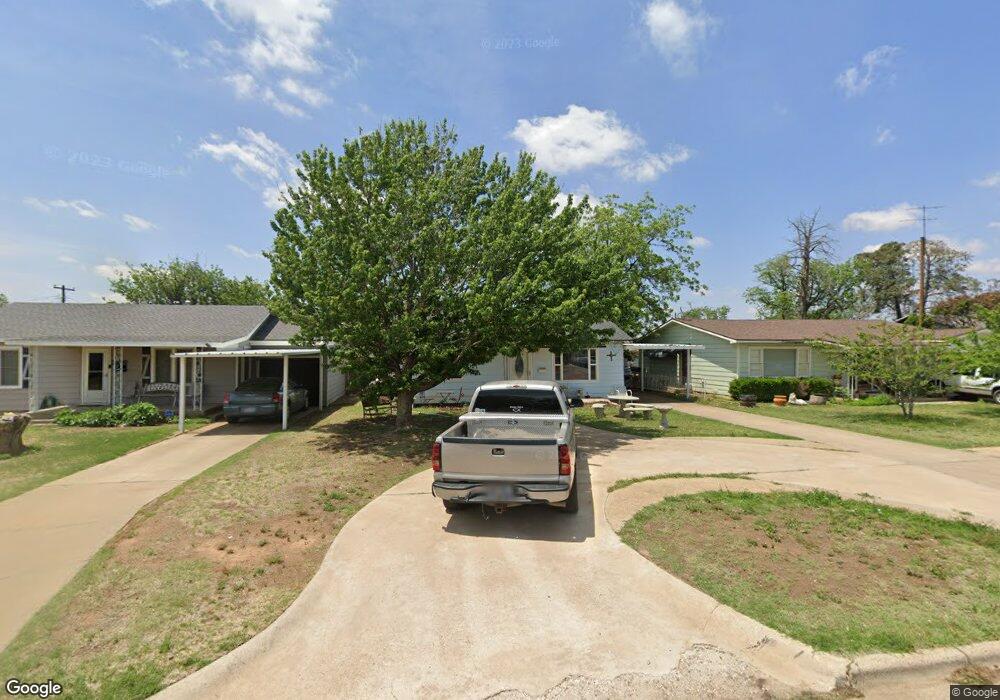 1311 Travis St, Plainview, TX 79072 - photo 1