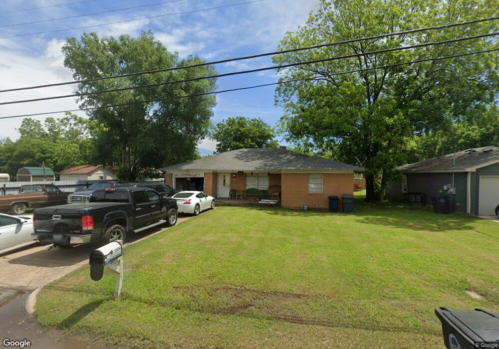 1324 N Brazos Ave, Cleburne, TX 76031 - photo 1
