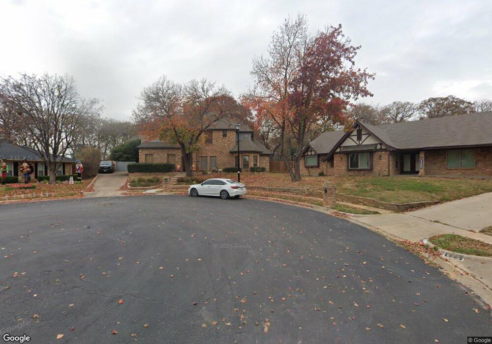 200 Pheasant Ct, Bedford, TX 76021 - photo 1