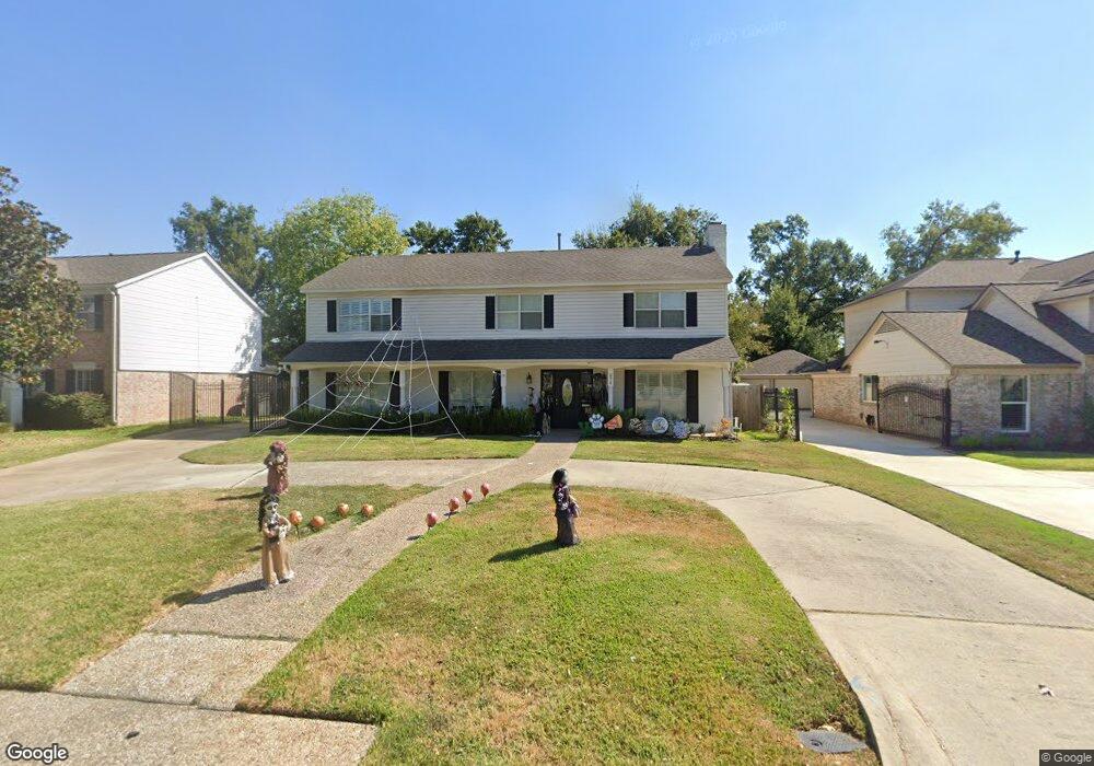 874 N Wilcrest Dr, Houston, TX 77079 - photo 1