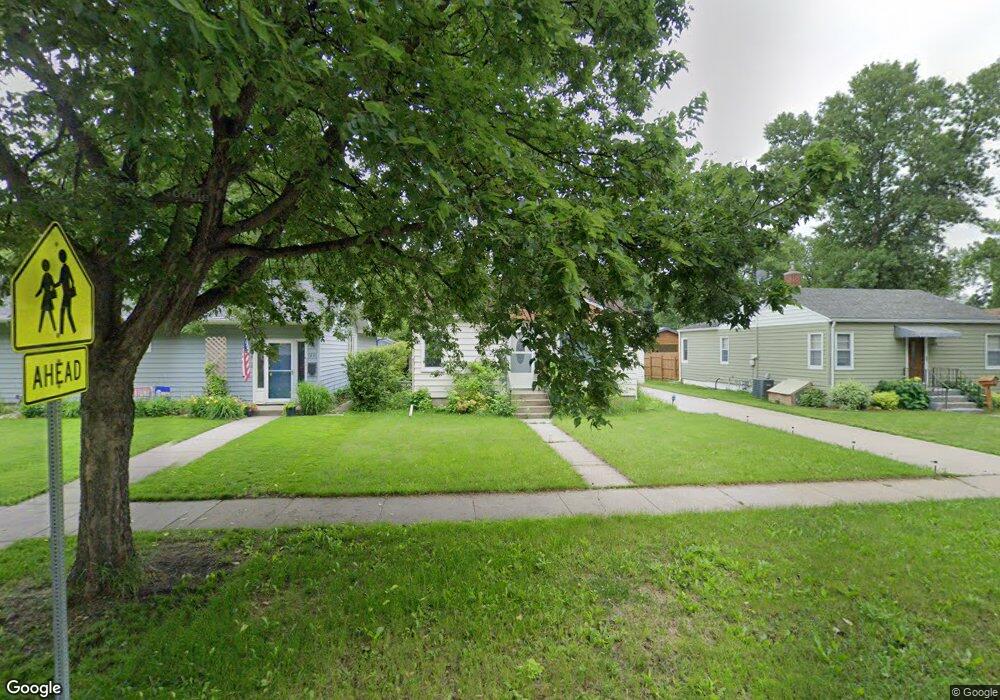 1637 3rd St N, Fargo, ND 58102 - photo 1