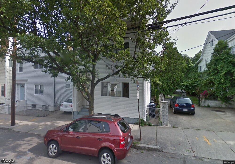 129 Thorndike St unit 2, Cambridge, MA 02141 - photo 1