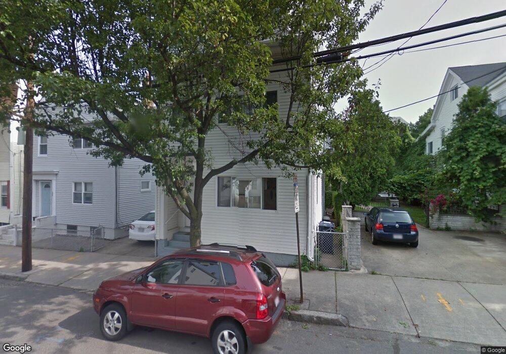 129 Thorndike St unit Top Flr, Cambridge, MA 02141 - photo 1