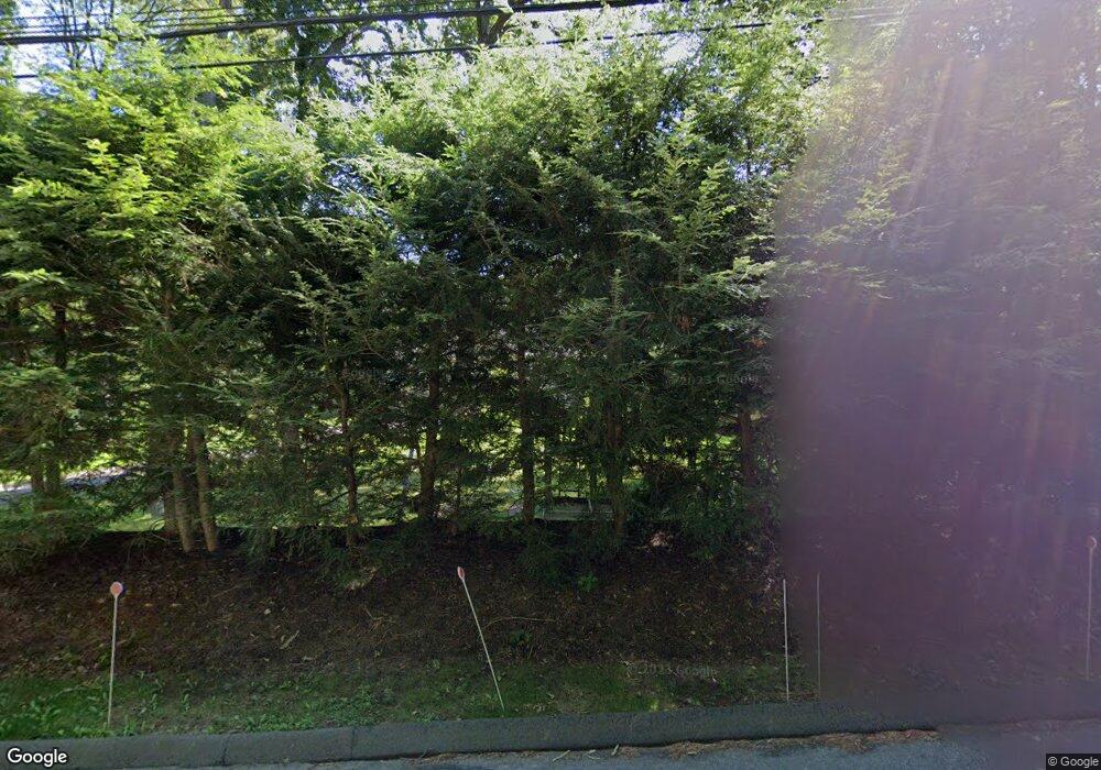 635 Cheese Spring Rd, New Canaan, CT 06840 - photo 1