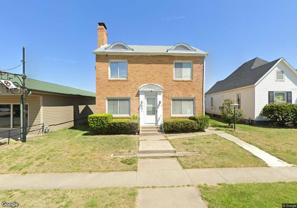 821 W Rollins St, Moberly, MO 65270 - photo 1