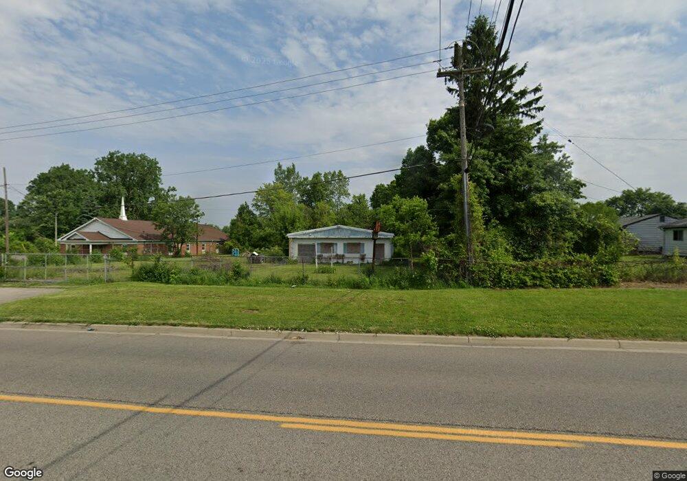 2204 W Coldwater Rd, Flint, MI 48505 - photo 1