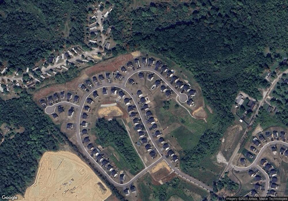 318 Crossing Dr, Eighty Four, PA 15330 - photo 1