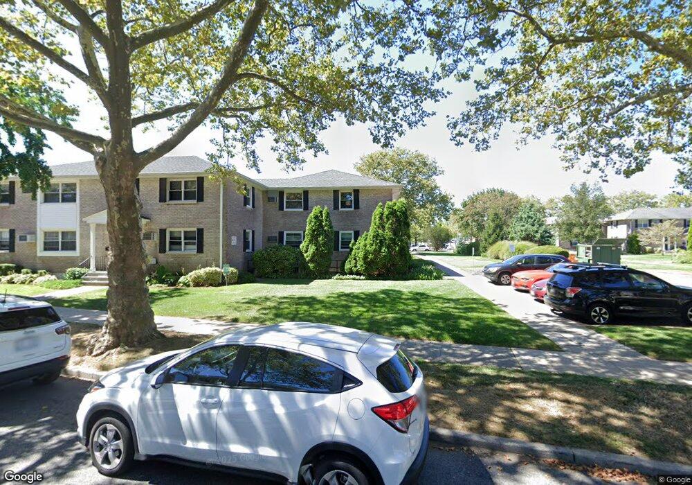 26822 82nd Ave unit 130B, New Hyde Park, NY 11040 - photo 1