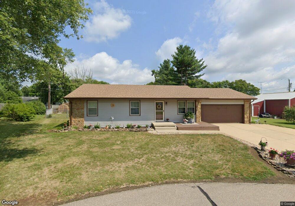 2732 E Tracy Ct, Columbus, IN 47201 - photo 1
