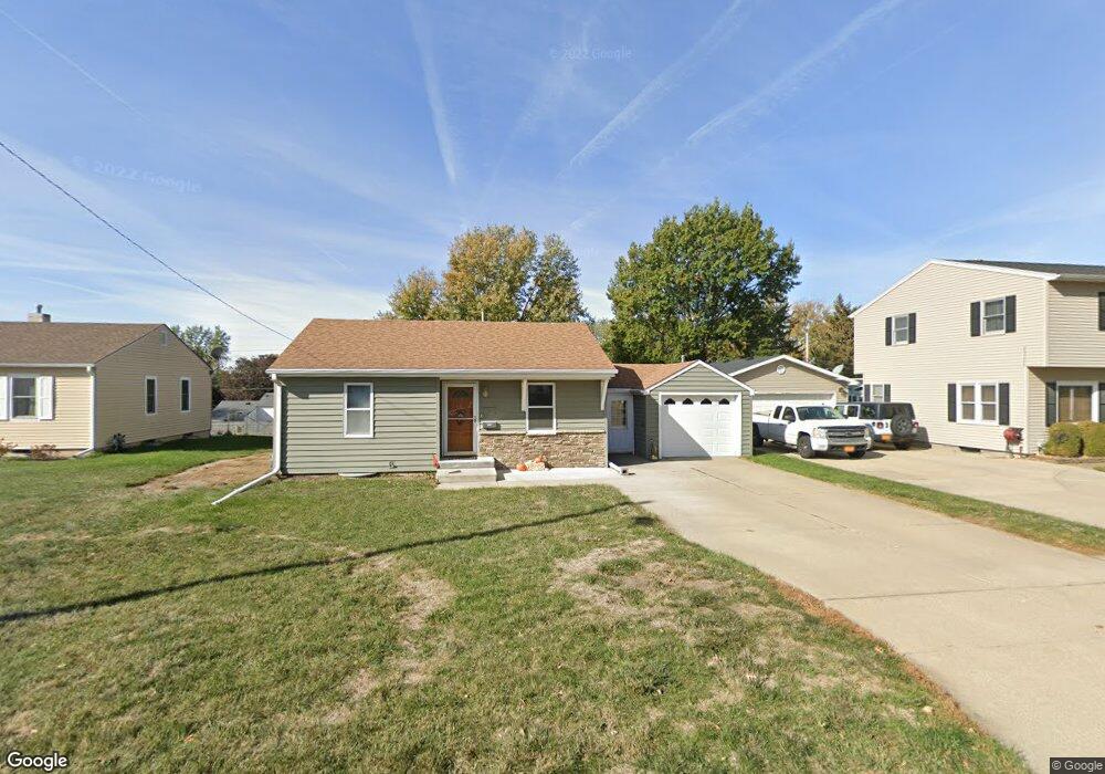 307 E 20th St S, Newton, IA 50208 - photo 1