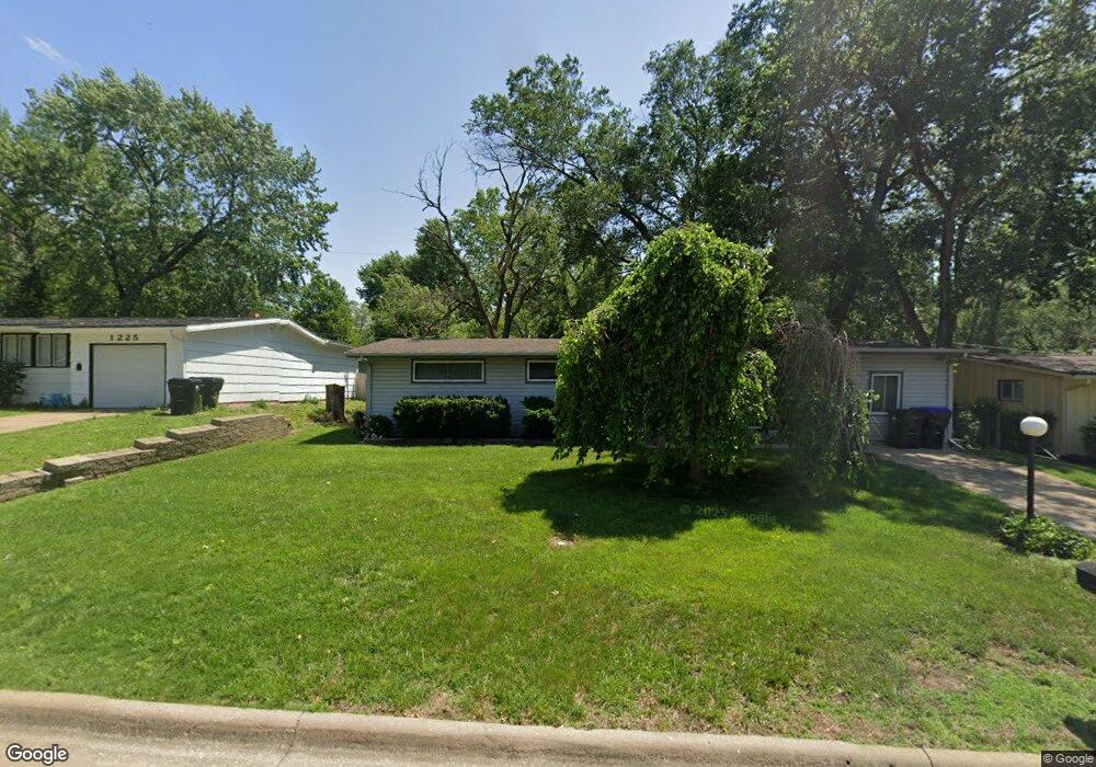 1231 SW Cornwall St, Topeka, KS 66611 - photo 1
