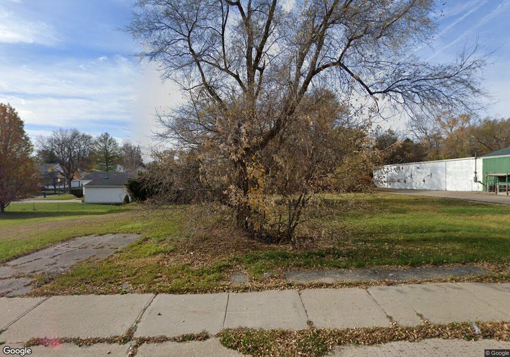 3142 S Cedar St, Lansing, MI 48910 - photo 1