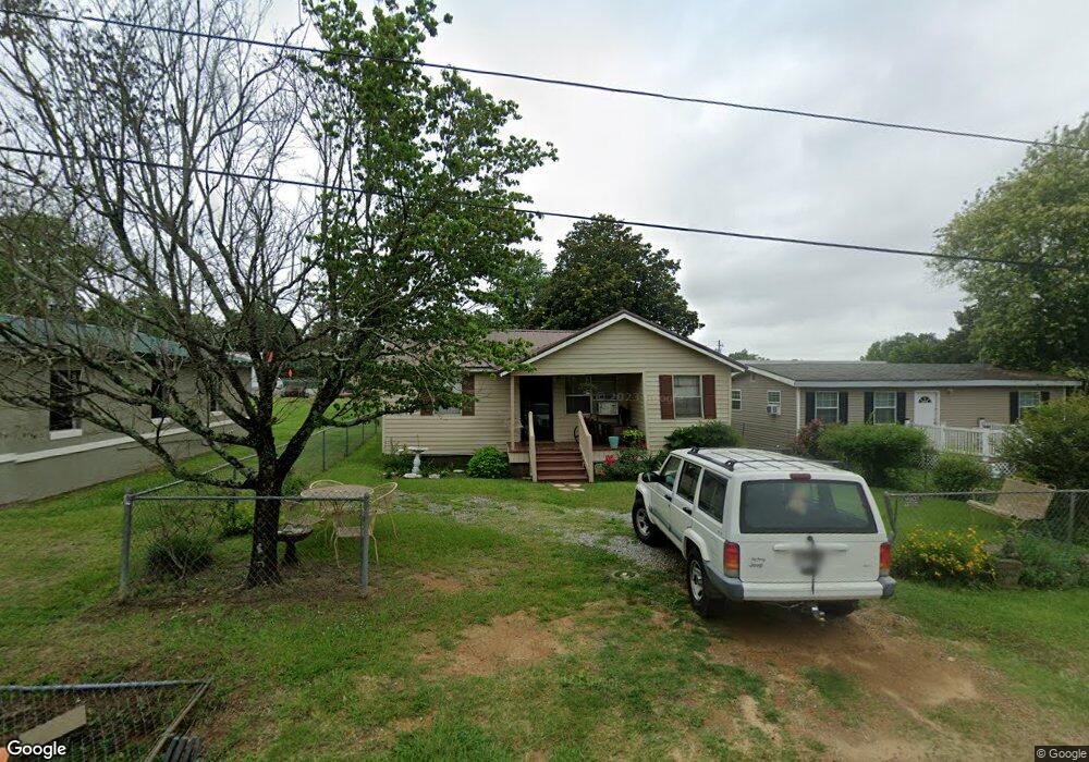 711 W Robinson Ave, Doerun, GA 31744 - photo 1