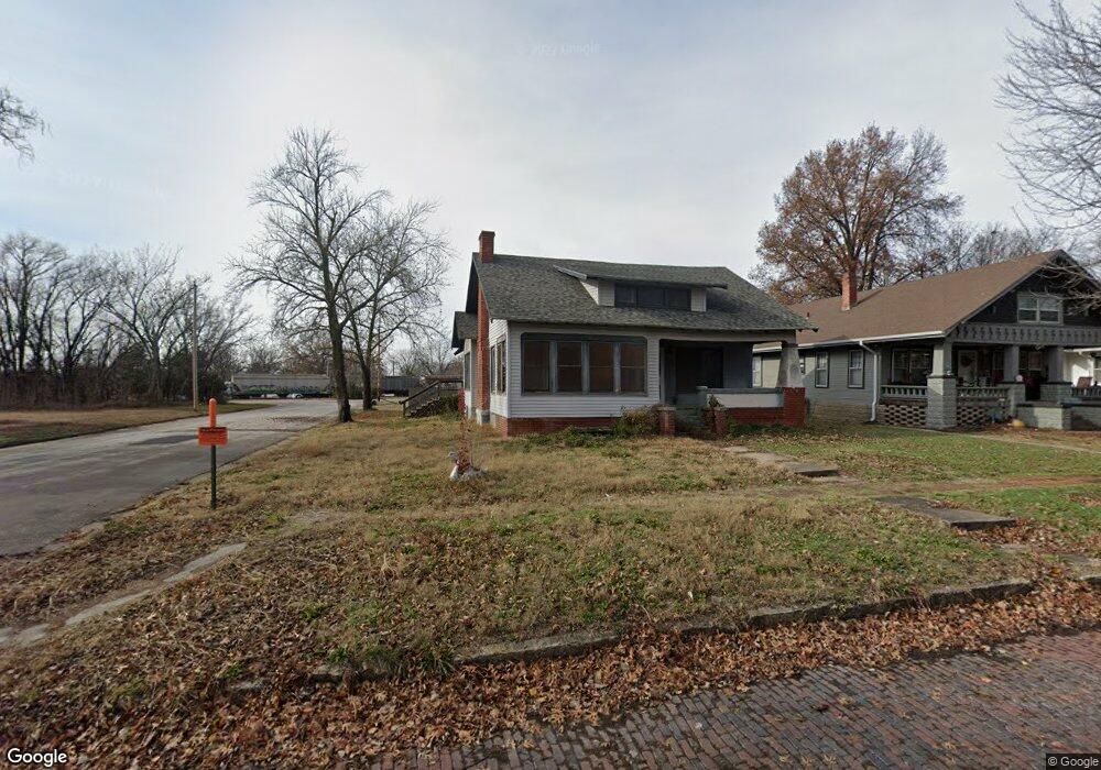 521 S 18th N A, Parsons, KS 67357 - photo 1