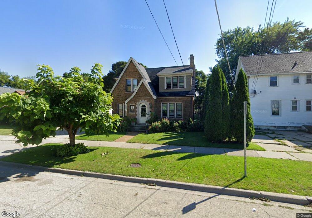 11 N Chapel St, Waukegan, IL 60085 - photo 1