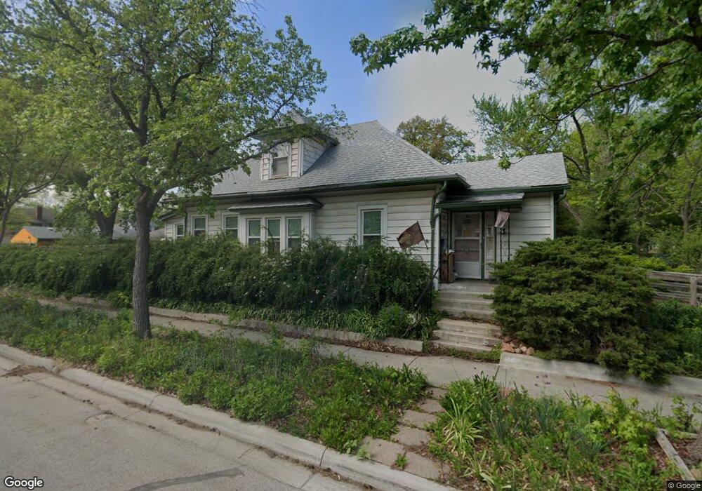 337 SW Kendall Ave, Topeka, KS 66606 - photo 1