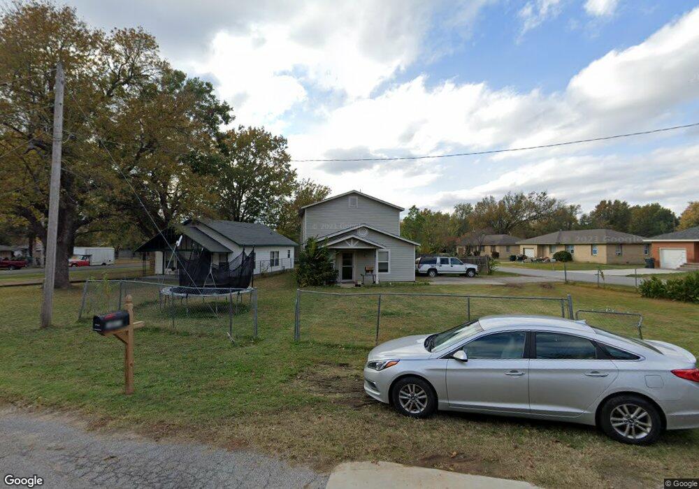 1011 N Chickasaw Ave, Claremore, OK 74017 - photo 1