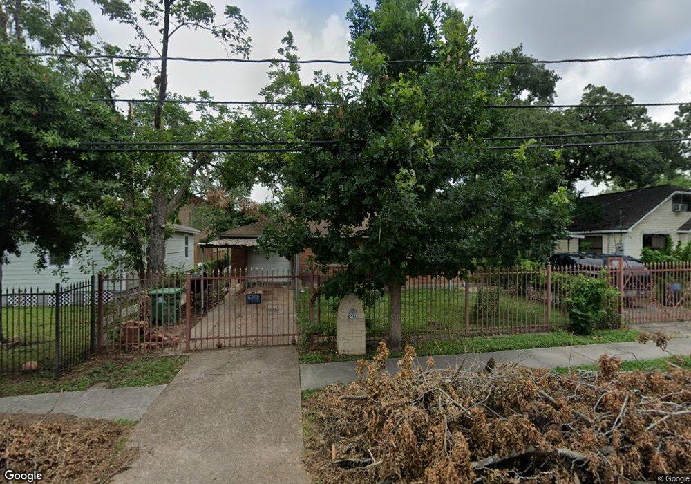413 Plymouth St, Houston, TX 77022 - photo 1
