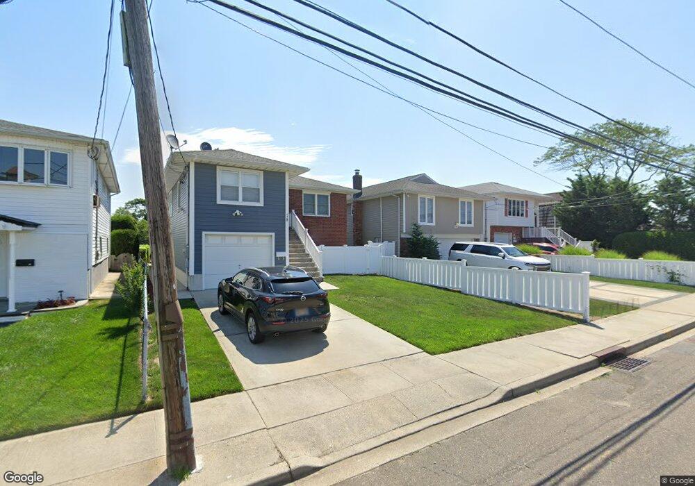 81 Prospect St, Freeport, NY 11520 - photo 1