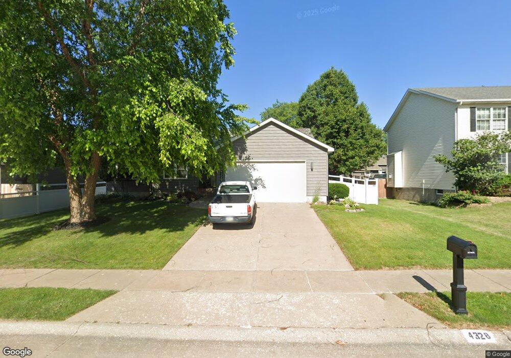 4328 Kelling St, Davenport, IA 52806 - photo 1