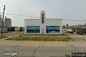 120 E 4th St, Delavan, IL 61734