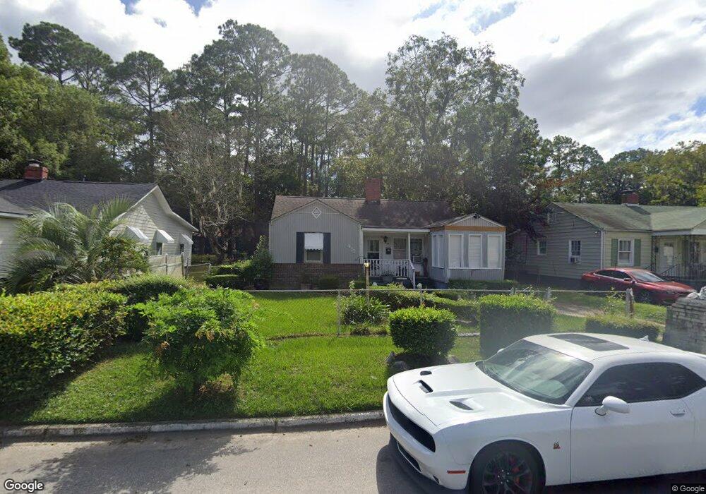 413 N Baldwin Cir, Savannah, GA 31405 - photo 1