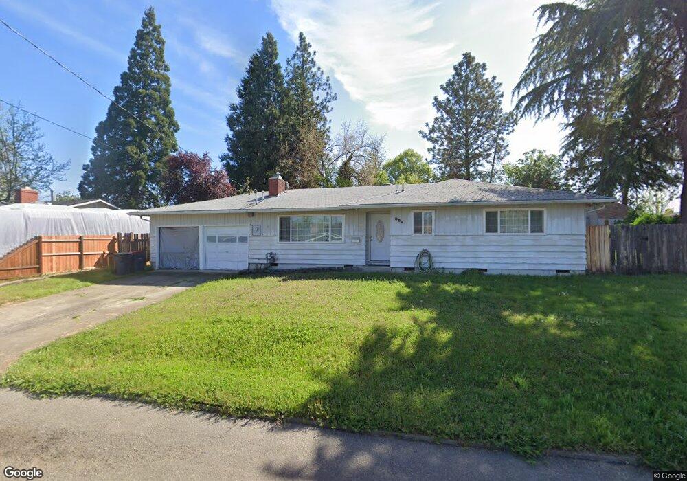 558 N 5th St, Central Point, OR 97502 - photo 1
