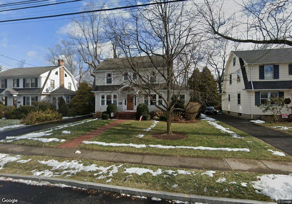 182 Four Mile Rd, West Hartford, CT 06107 - photo 1