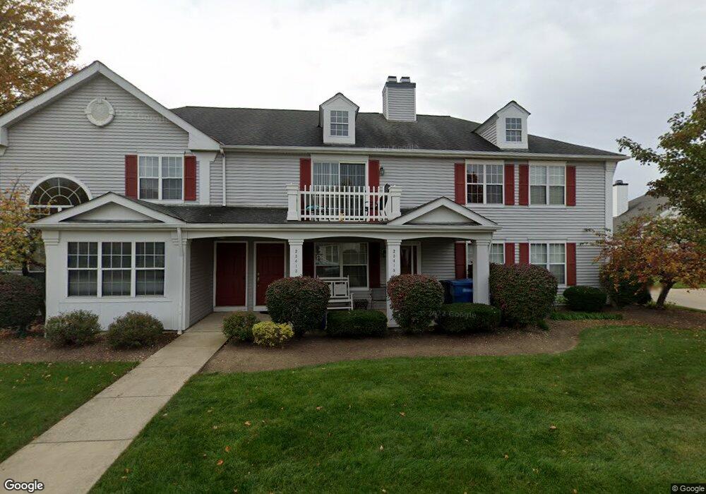 23417 Grist Mill Ct unit 3, Olmsted Falls, OH 44138 - photo 1