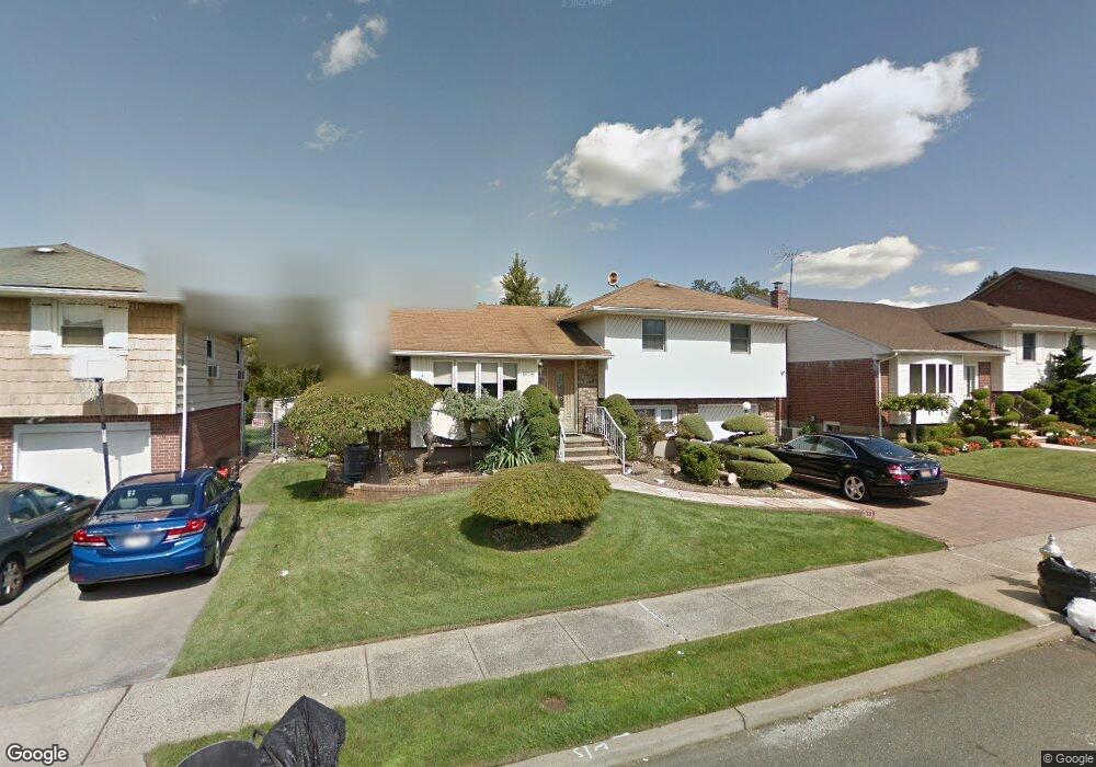 808 Franklin Place, Franklin Square, NY 11010 - photo 1