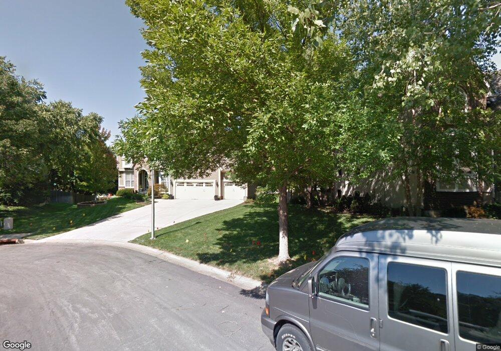 14932 Rhodes Cir, Lenexa, KS 66215 - photo 1