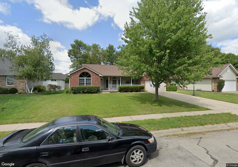 2224 Broadmoor Ln, Columbus, IN 47203 - photo 1