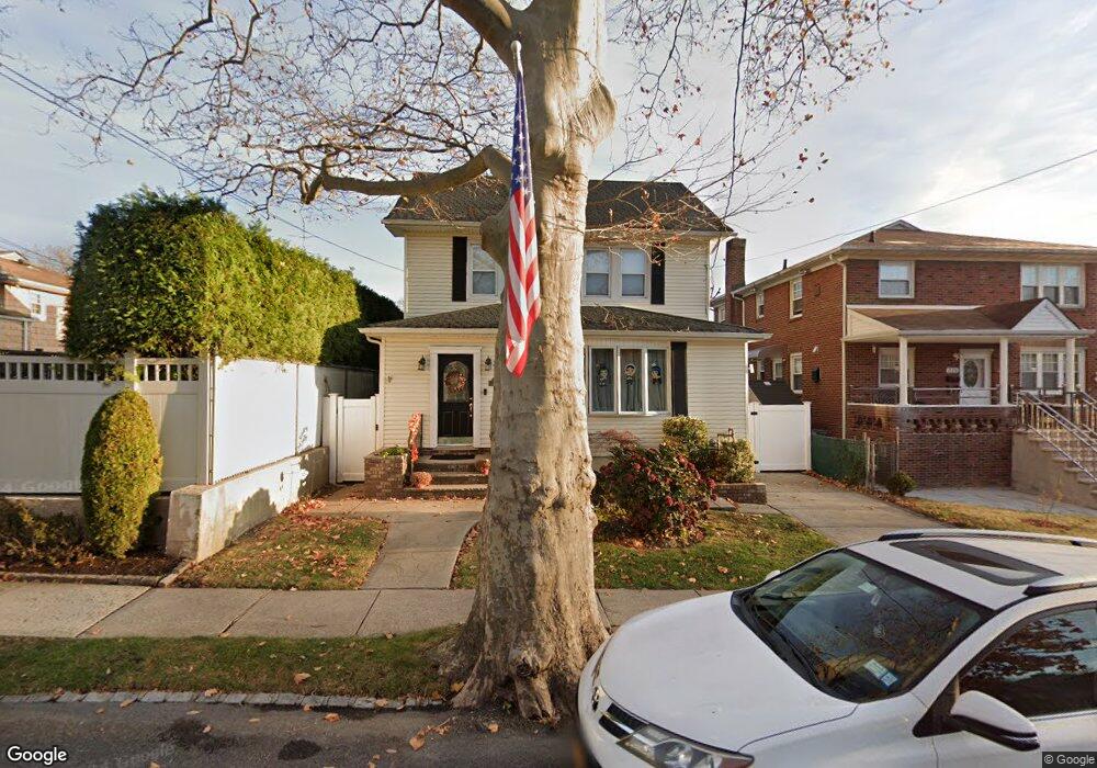 221 Locust Ave, Staten Island, NY 10306 - photo 1