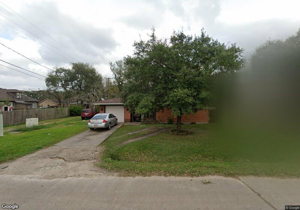 2317 Cottonwood Ave, Bay City, TX 77414 - photo 1
