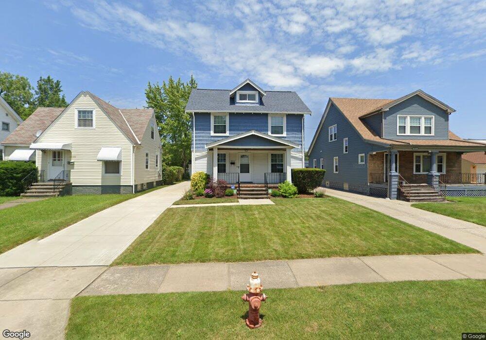 20113 Gardenview Dr, Maple Heights, OH 44137 - photo 1