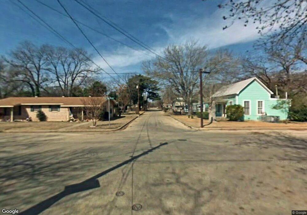 185 W Peach St, Fredericksburg, TX 78624 - photo 1