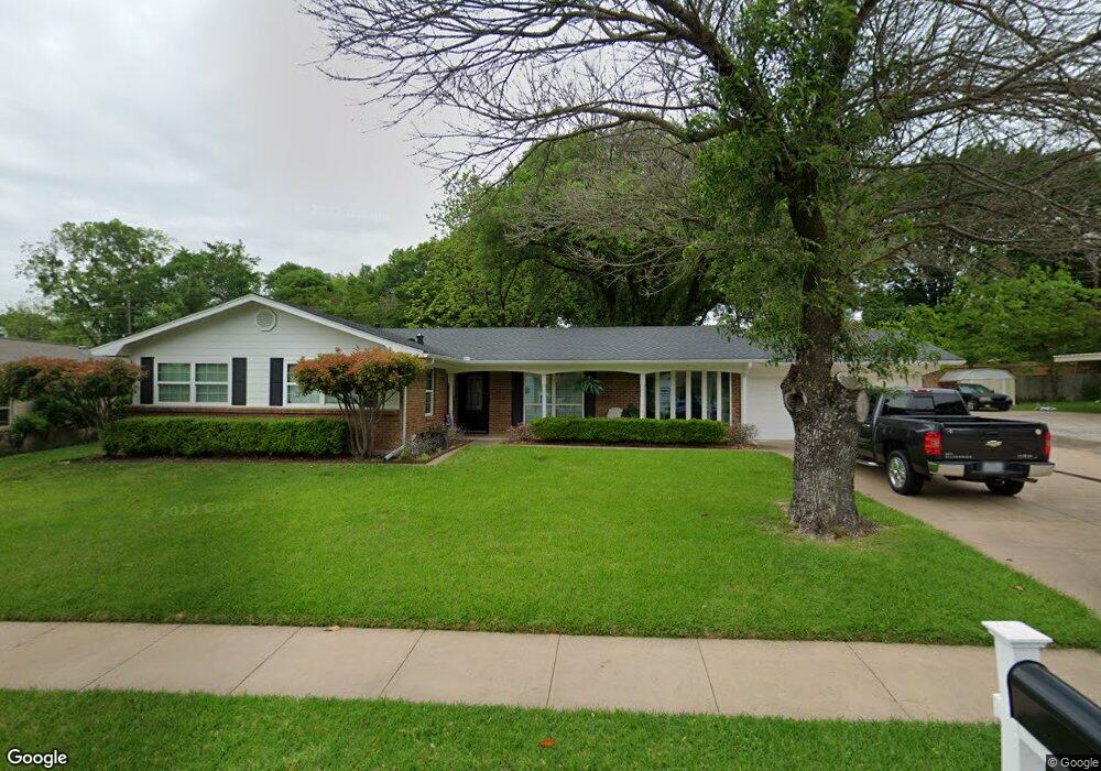 1211 Crestridge St, Ennis, TX 75119 - photo 1