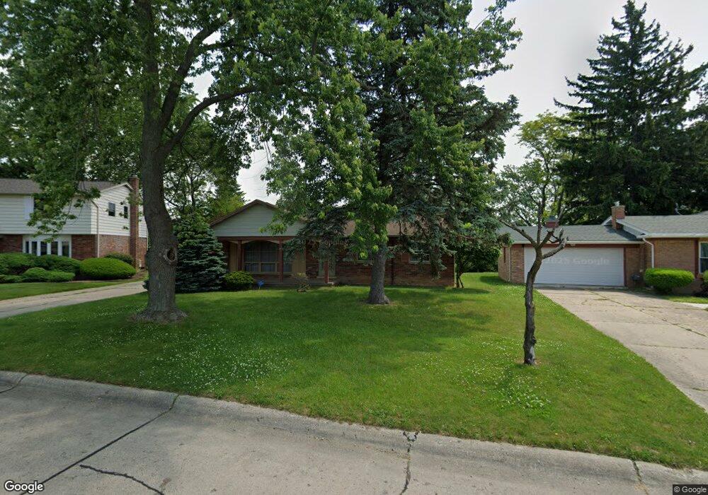 1411 Sentinel Ridge Dr, Flint, MI 48532 - photo 1