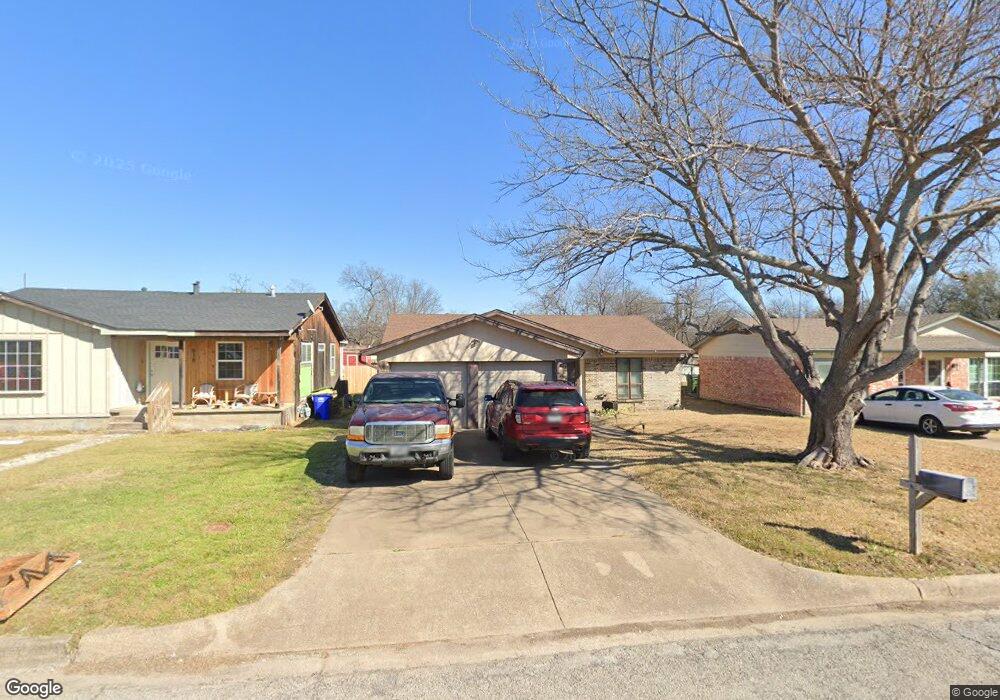 616 Hallvale Dr, Fort Worth, TX 76108 - photo 1