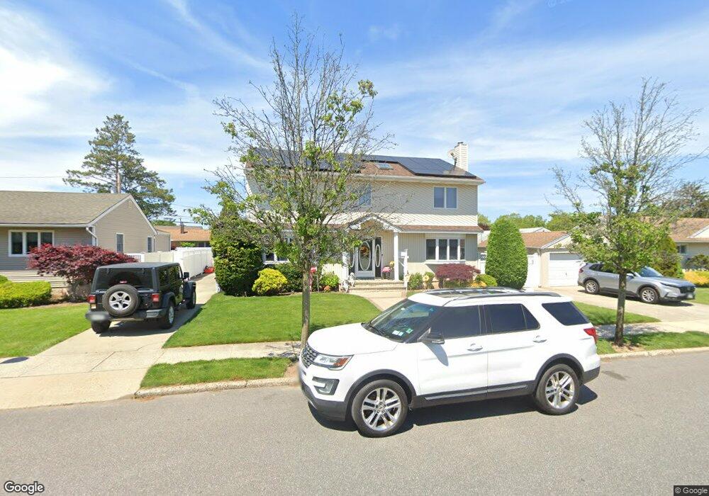 678 Sprague Ave, Franklin Square, NY 11010 - photo 1