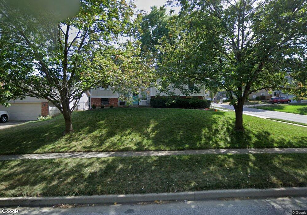 9807 W 49th St, Shawnee, KS 66203 - photo 1