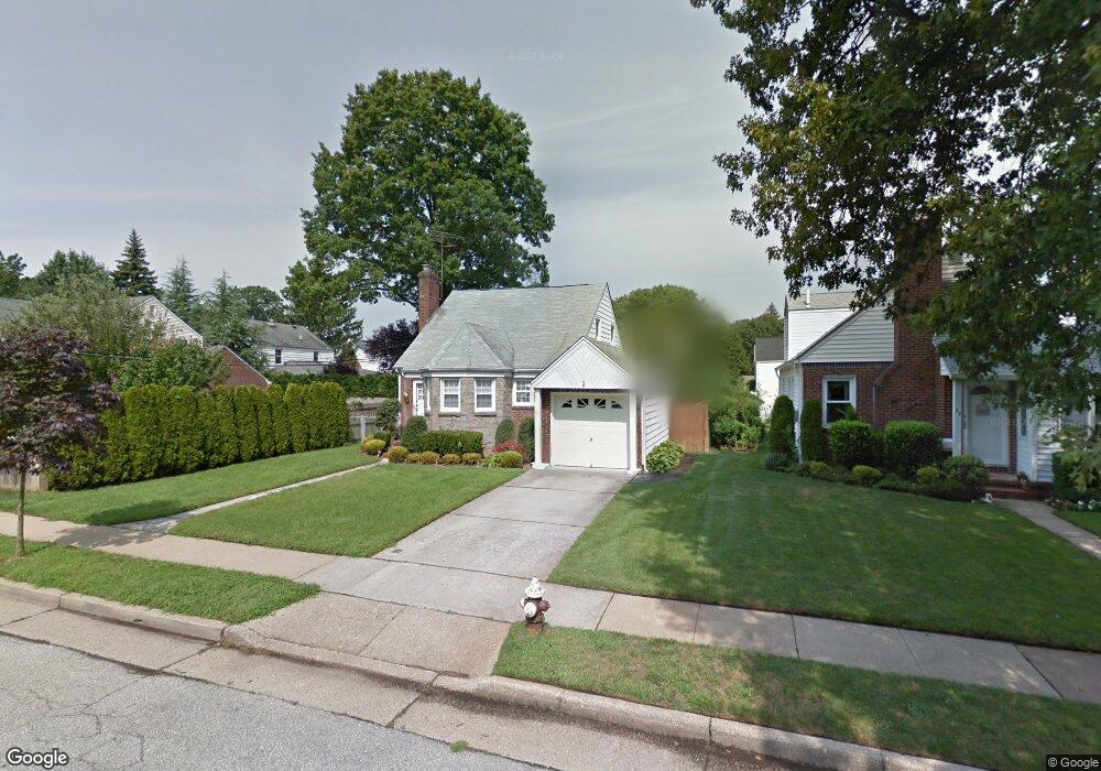 41 Beatrice Ct, Hempstead, NY 11550 - photo 1