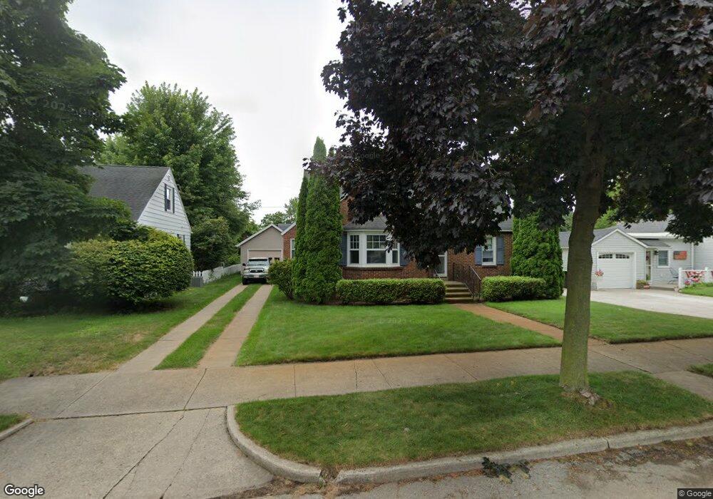 1905 17th Ave, Menominee, MI 49858 - photo 1