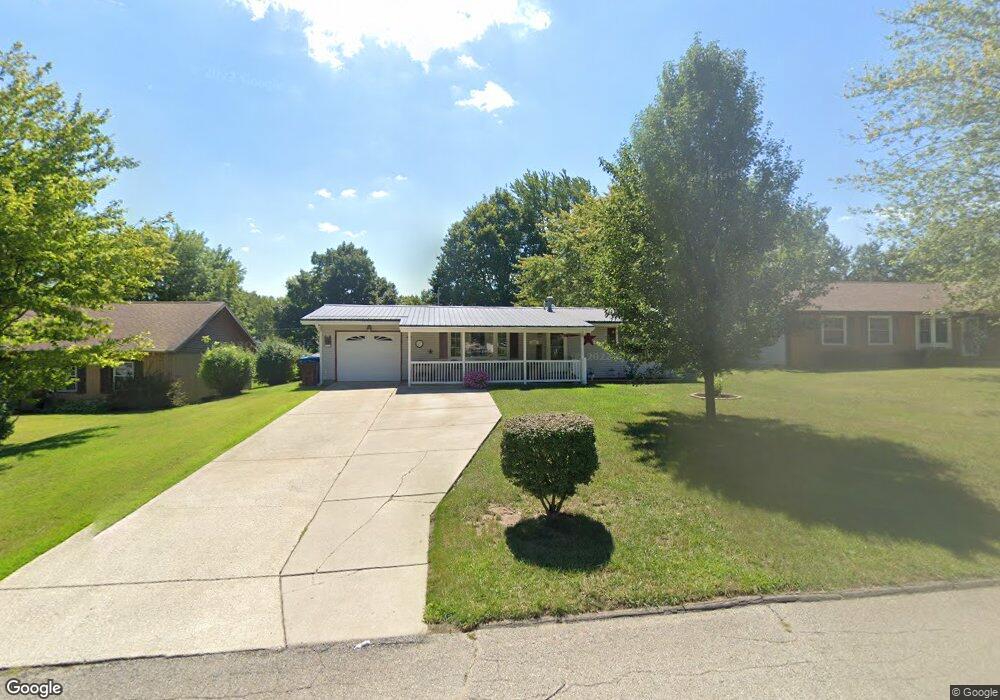 315 N Hillcrest Dr, Logansport, IN 46947 - photo 1