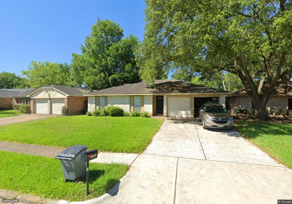 16422 Forest Bend Ave, Friendswood, TX 77546 - photo 1