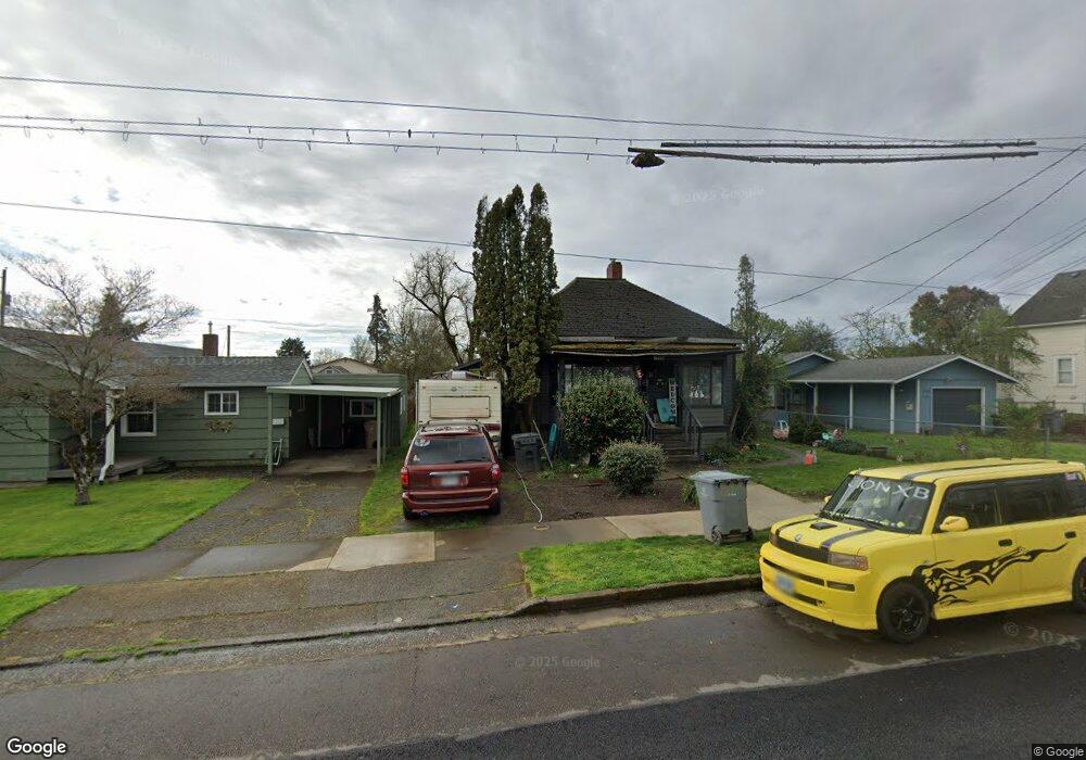 1026 12th Ave SW, Albany, OR 97321 - photo 1